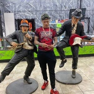 Meet your Posher, Rodney